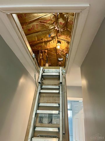 1613 Wyoming Avenue, Cincinnati, OH 45205