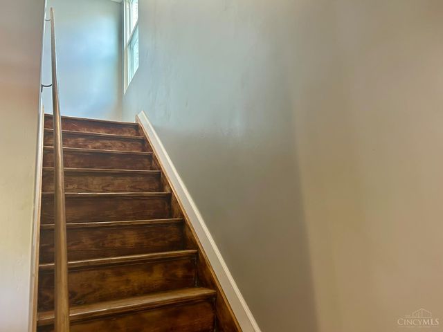 1613 Wyoming Avenue, Cincinnati, OH 45205