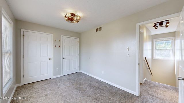 1033 Lampton St, Louisville, KY 40204