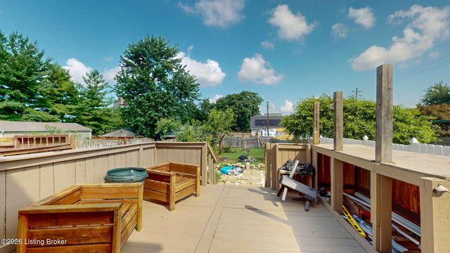 1033 Lampton St, Louisville, KY 40204