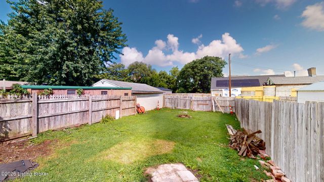 1033 Lampton St, Louisville, KY 40204