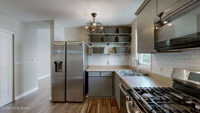 1033 Lampton St, Louisville, KY 40204