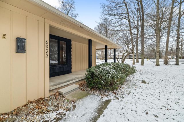 6923 Soapstone Drive, Lansing, MI 48917