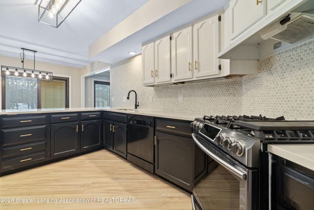 6923 Soapstone Drive, Lansing, MI 48917