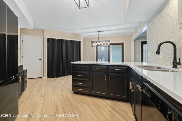 6923 Soapstone Drive, Lansing, MI 48917