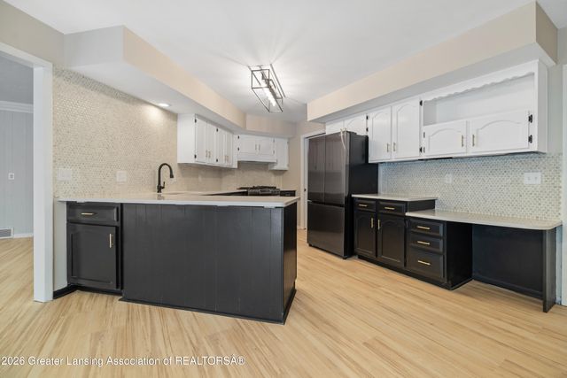 6923 Soapstone Drive, Lansing, MI 48917