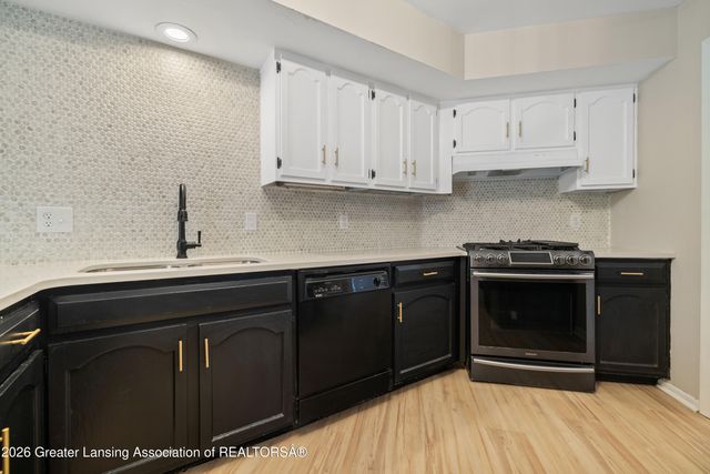 6923 Soapstone Drive, Lansing, MI 48917