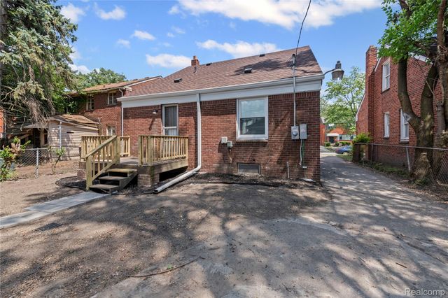 18243 Freeland Street, Detroit, MI 48235