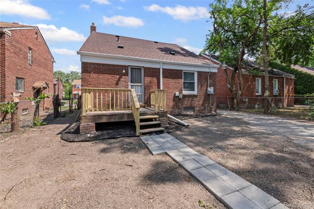 18243 Freeland Street, Detroit, MI 48235