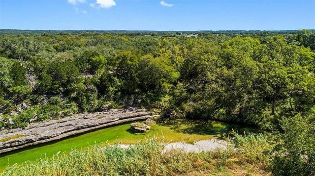440 Chimney Valley RD, Blanco, TX 78606