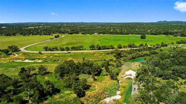 440 Chimney Valley RD, Blanco, TX 78606