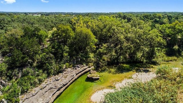 440 Chimney Valley RD, Blanco, TX 78606