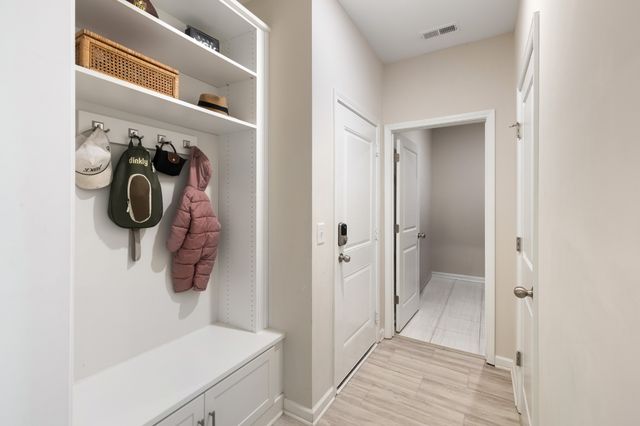 633 Castle Rd, Mount Juliet, TN 37122