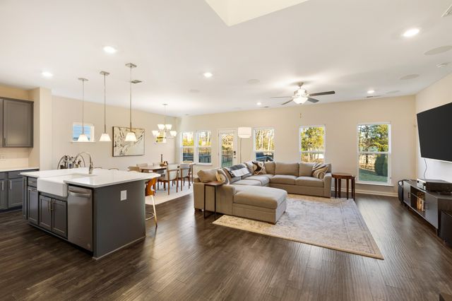 633 Castle Rd, Mount Juliet, TN 37122