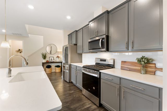 633 Castle Rd, Mount Juliet, TN 37122