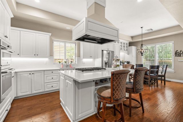 131 E Beckonvale Circle, The Woodlands, TX 77382