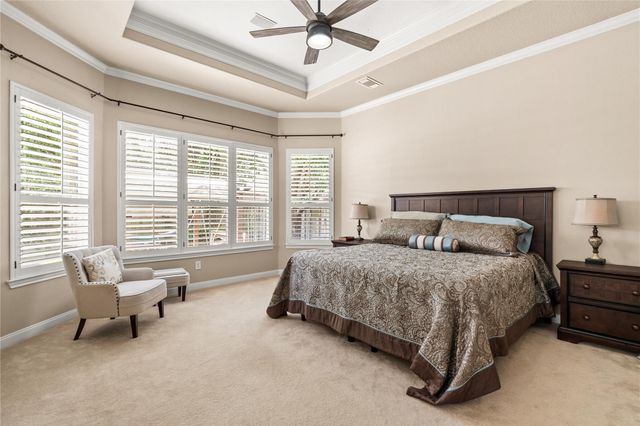 131 E Beckonvale Circle, The Woodlands, TX 77382