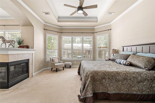 131 E Beckonvale Circle, The Woodlands, TX 77382