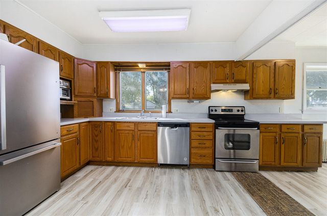 127 Madelon Street, Belleville, MI 48111