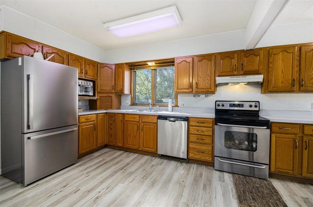 127 Madelon Street, Belleville, MI 48111