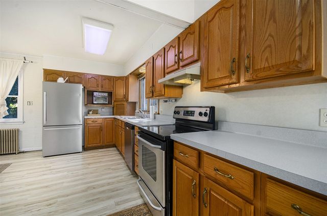 127 Madelon Street, Belleville, MI 48111