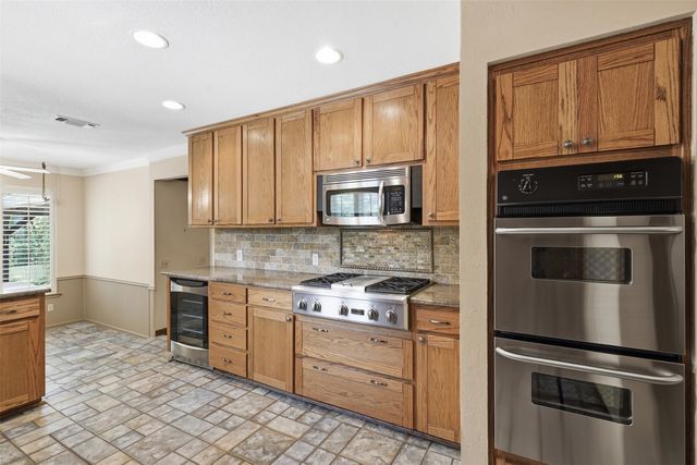 1807 Mossy Oak Street, Arlington, TX 76012