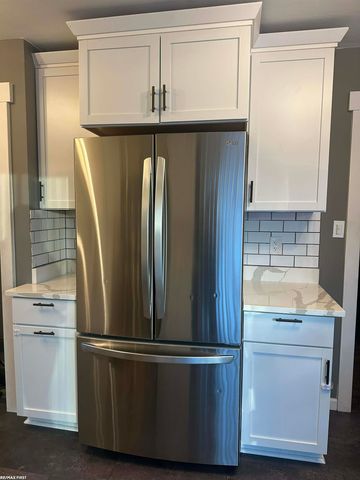 23451 Seneca Street, Oak Park, MI 48237