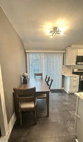 23451 Seneca Street, Oak Park, MI 48237