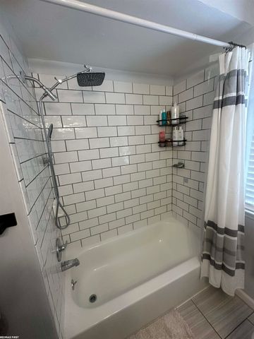 23451 Seneca Street, Oak Park, MI 48237