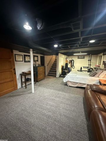 23451 Seneca Street, Oak Park, MI 48237