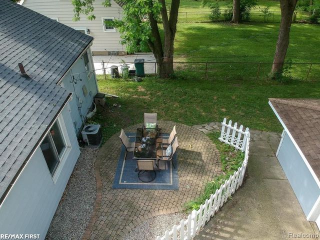 23451 Seneca Street, Oak Park, MI 48237