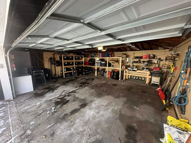 23451 Seneca Street, Oak Park, MI 48237