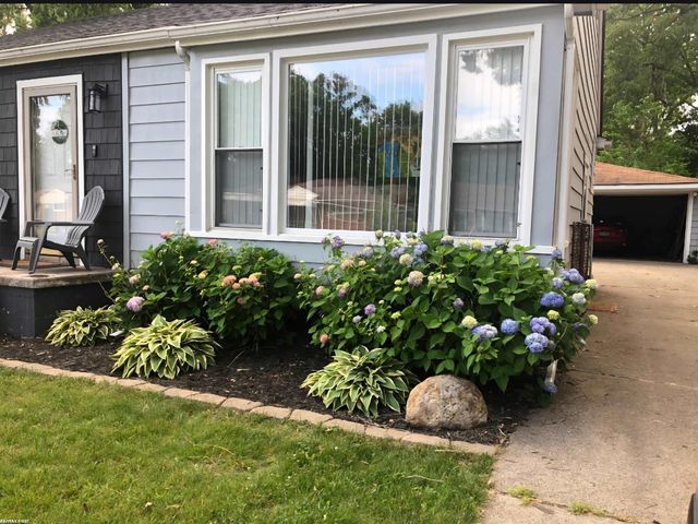 23451 Seneca Street, Oak Park, MI 48237