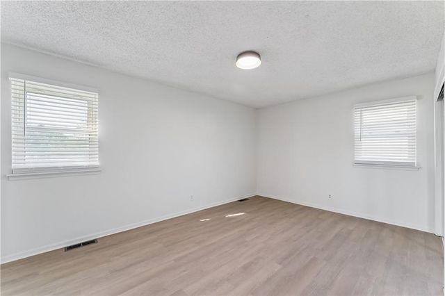 5421 Crest Drive, Kansas City, KS 66106