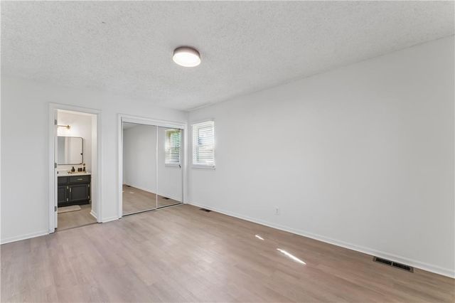 5421 Crest Drive, Kansas City, KS 66106