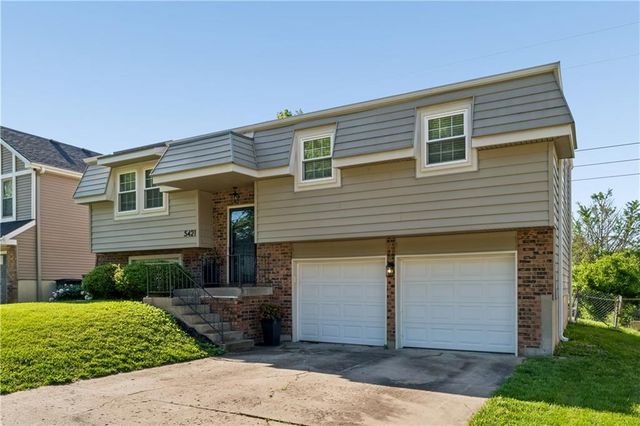 5421 Crest Drive, Kansas City, KS 66106