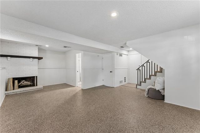 5421 Crest Drive, Kansas City, KS 66106