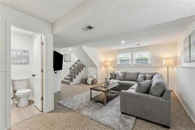 5421 Crest Drive, Kansas City, KS 66106