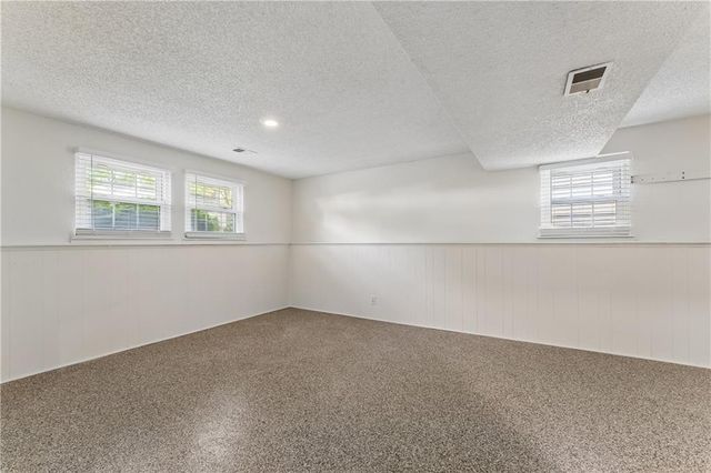 5421 Crest Drive, Kansas City, KS 66106