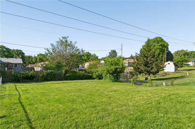 5421 Crest Drive, Kansas City, KS 66106