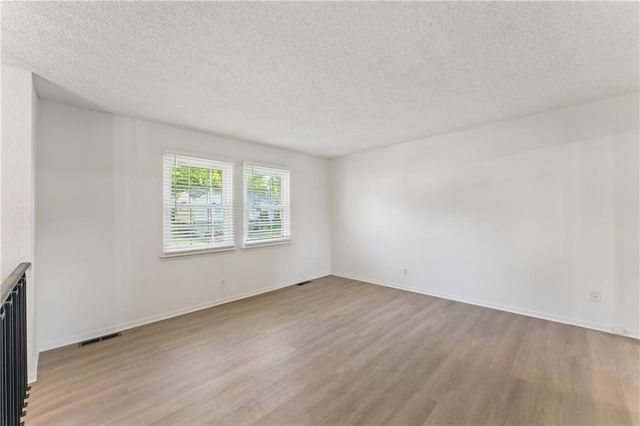 5421 Crest Drive, Kansas City, KS 66106