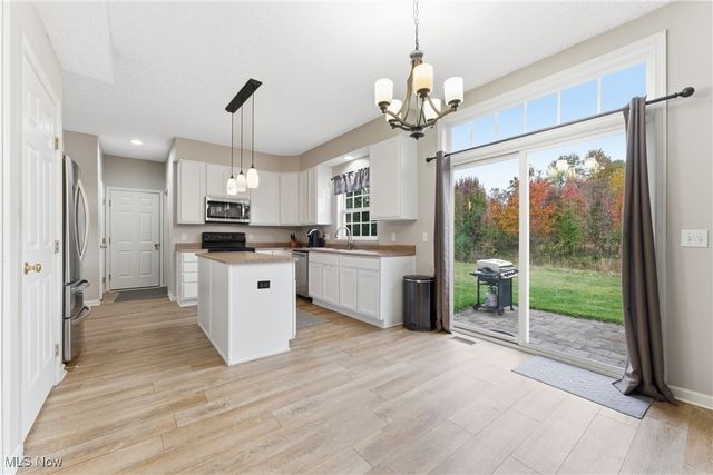 43 Fox Ridge Way, Tallmadge, OH 44278