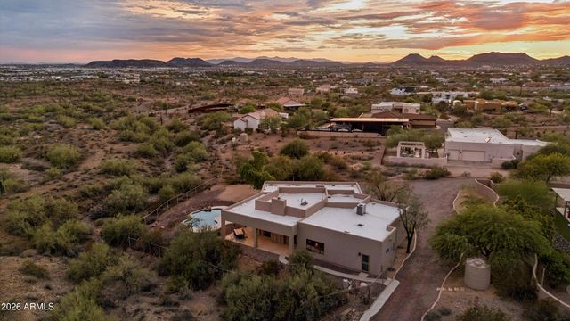 205 W QUARTZ ROCK Road, Phoenix, AZ 85085