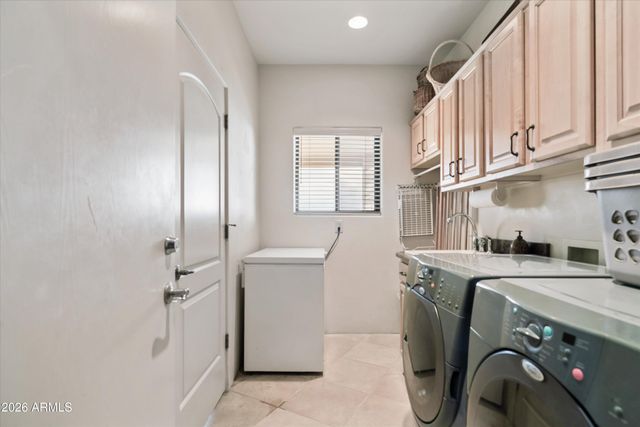 205 W QUARTZ ROCK Road, Phoenix, AZ 85085