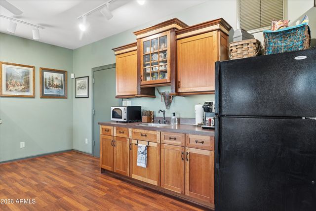 205 W QUARTZ ROCK Road, Phoenix, AZ 85085