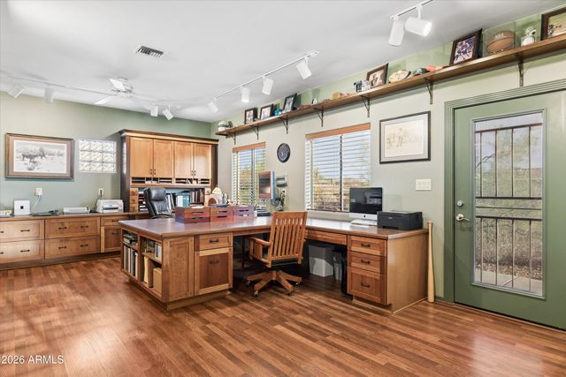 205 W QUARTZ ROCK Road, Phoenix, AZ 85085