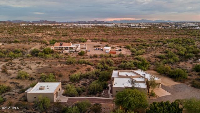 205 W QUARTZ ROCK Road, Phoenix, AZ 85085