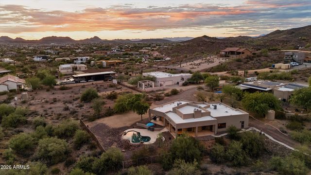 205 W QUARTZ ROCK Road, Phoenix, AZ 85085