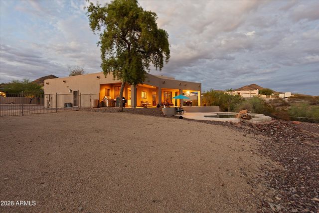 205 W QUARTZ ROCK Road, Phoenix, AZ 85085