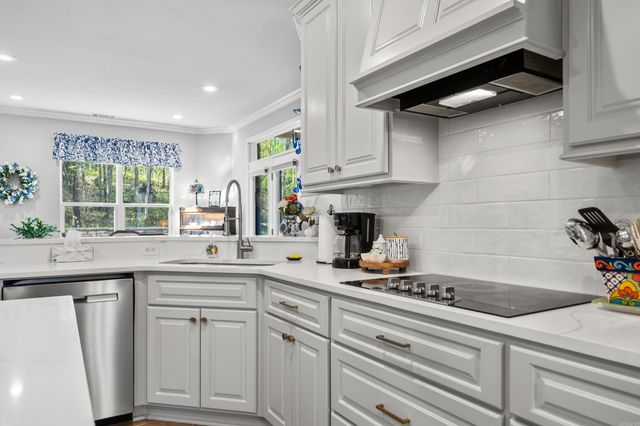 121 Burchwood bay Cove, Hot Springs, AR 71913